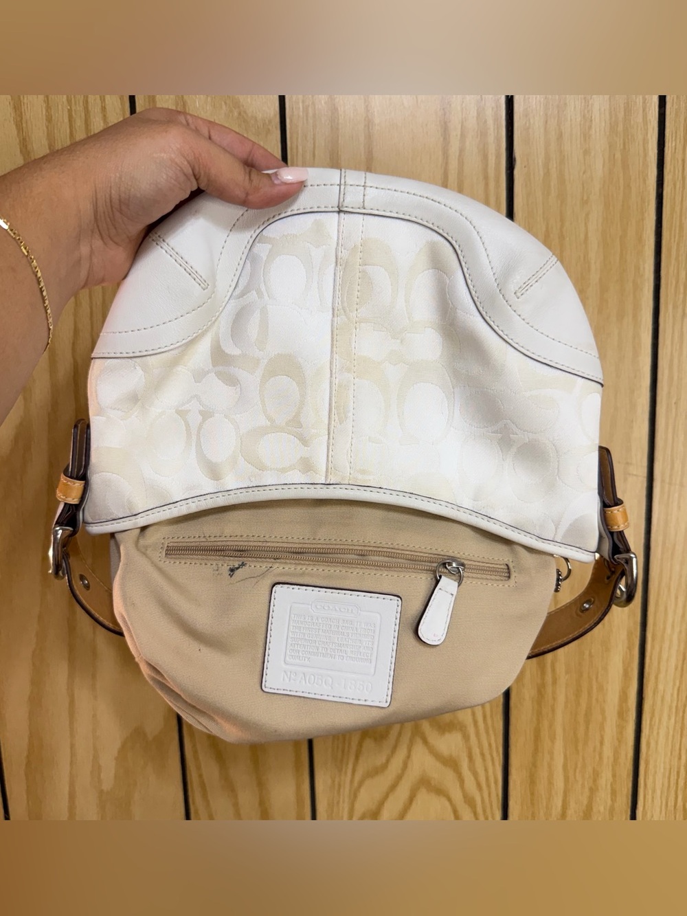 Vintage Coach Y2K White Signature Shoulder Bag - Picture 4 of 10
